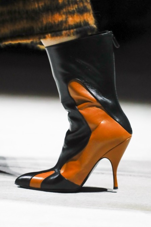 عرض ازياء مجموعة بوتيغا فينيتا لخريف وشتاء 2018