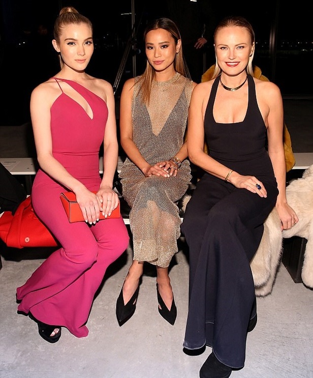 عرض أزياء Cushnie et Ochs لخريف وشتاء 2018 !