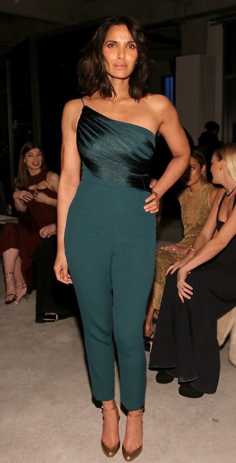 عرض أزياء Cushnie et Ochs لخريف وشتاء 2018 !