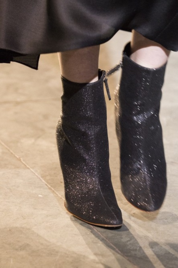 أزياء مفعمة بالألوان خلال عرض Carolina Herrera