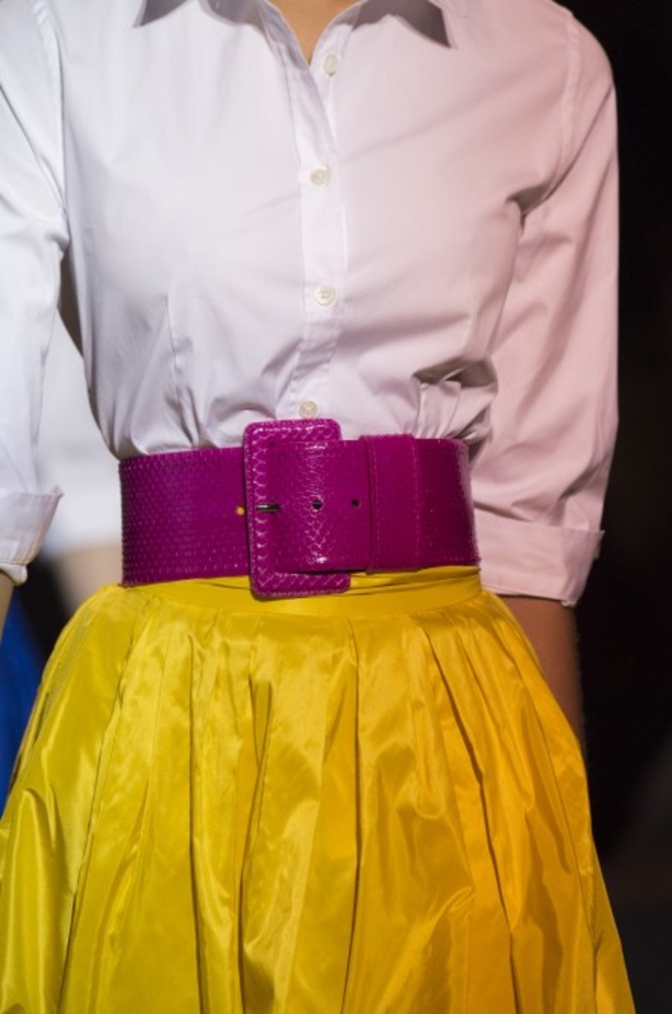 أزياء مفعمة بالألوان خلال عرض Carolina Herrera