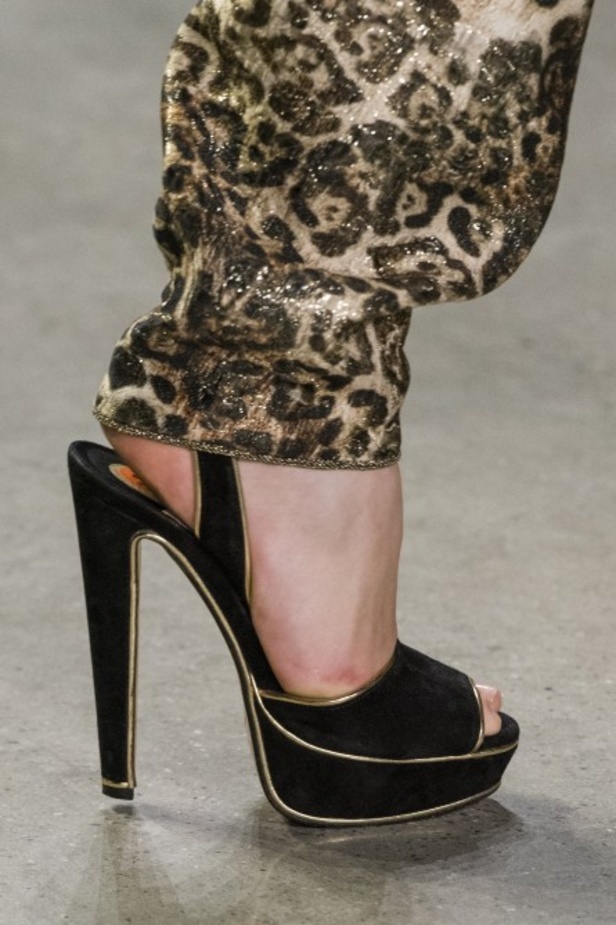 عرض أزياء Naeem Khan لخريف وشتاء ٢٠١٩ !