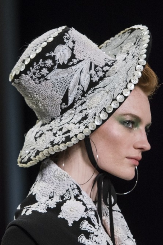 عرض أزياء Naeem Khan لخريف وشتاء ٢٠١٩ !