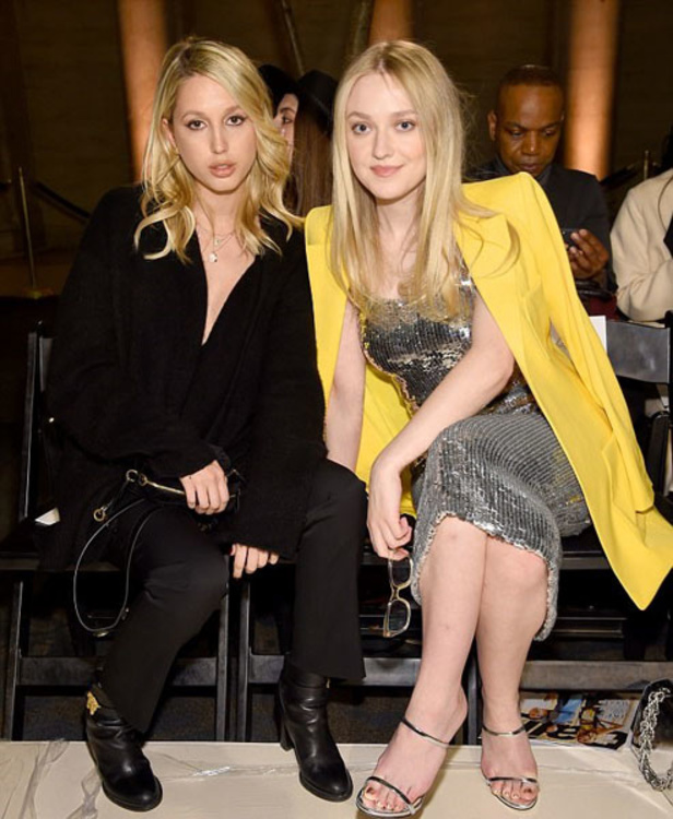 عرض أزياء اوسكار دي لارانتا لموسم خريف وشتاء 2018