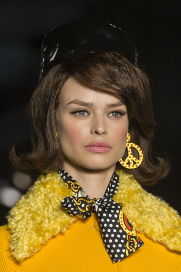 عرض ازياء موسكينو لخريف وشتاء 2018