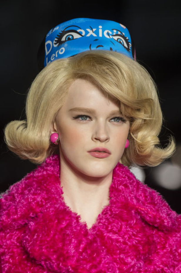 عرض ازياء موسكينو لخريف وشتاء 2018