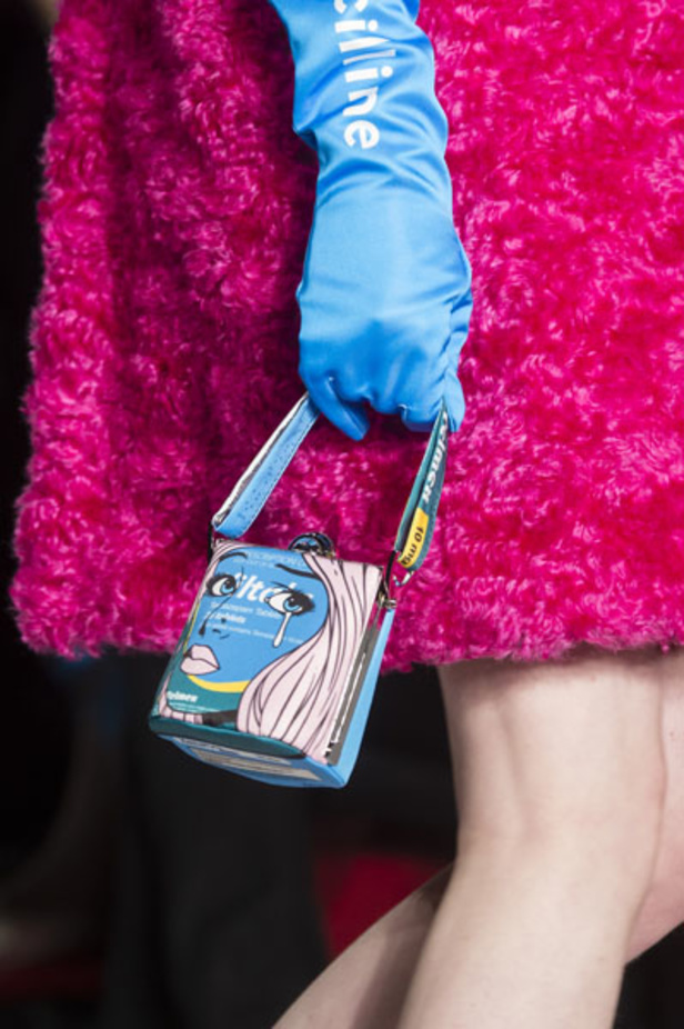 عرض ازياء موسكينو لخريف وشتاء 2018