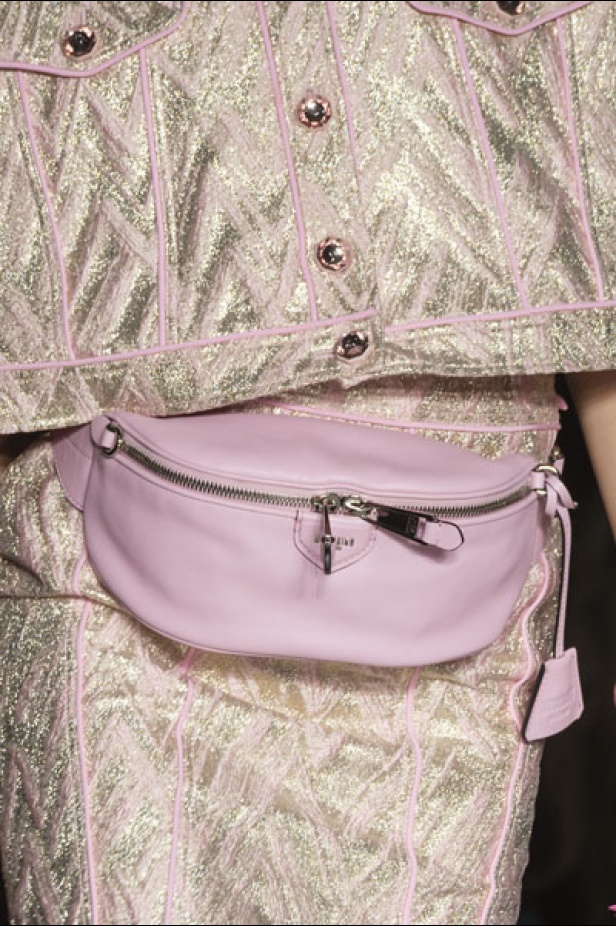 عرض ازياء موسكينو لخريف وشتاء 2018