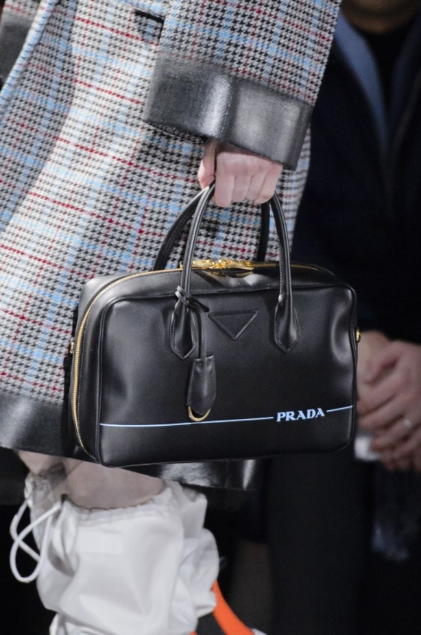 عرض ازياء برادا لخريف وشتاء 2018