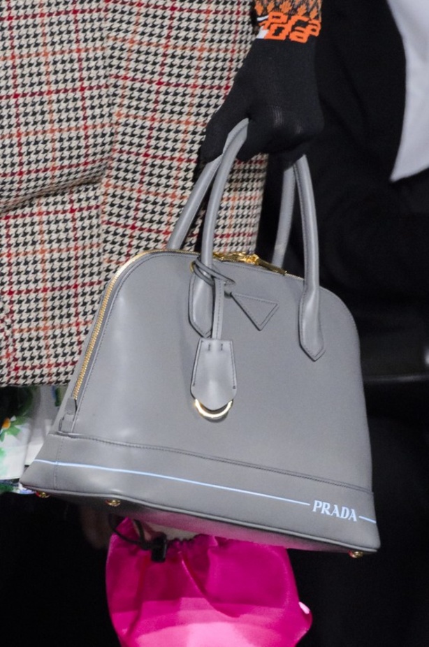 عرض ازياء برادا لخريف وشتاء 2018