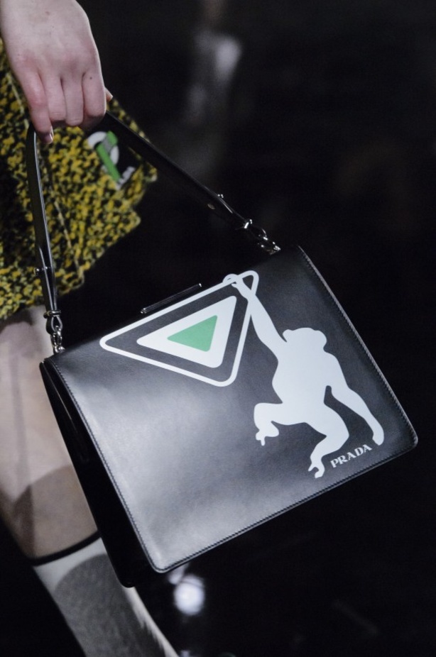 عرض ازياء برادا لخريف وشتاء 2018