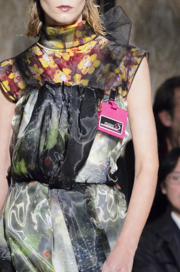 عرض ازياء برادا لخريف وشتاء 2018