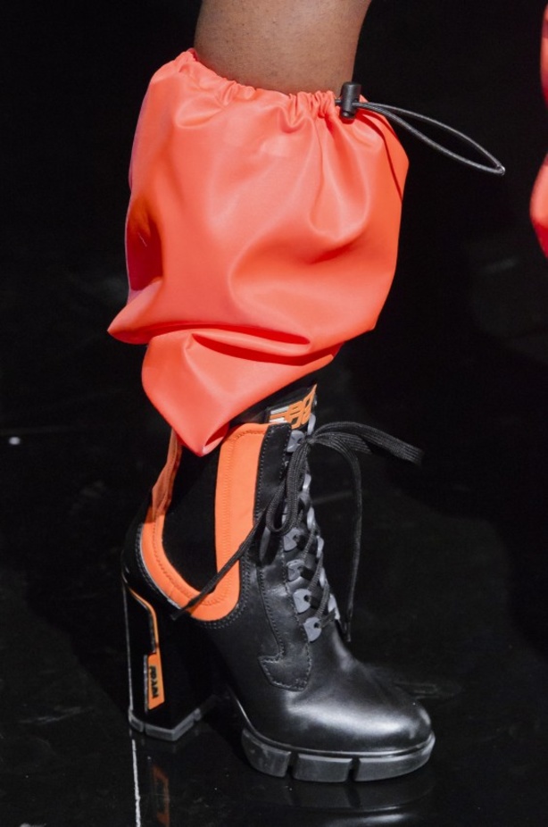 عرض ازياء برادا لخريف وشتاء 2018