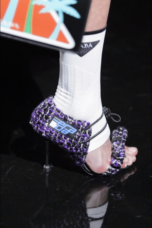 عرض ازياء برادا لخريف وشتاء 2018