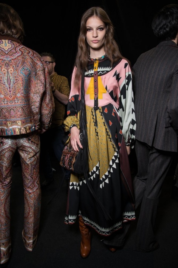 عرض ازياء ايترو لخريف وشتاء 2018