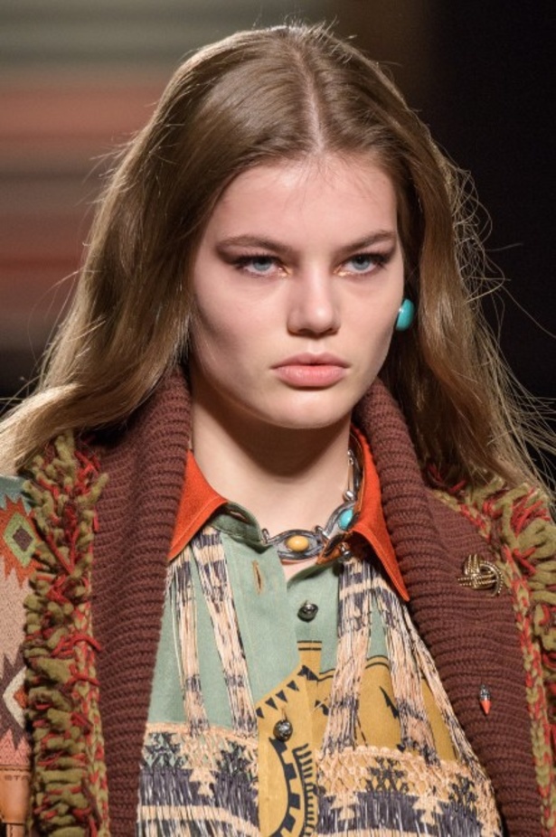 عرض ازياء ايترو لخريف وشتاء 2018