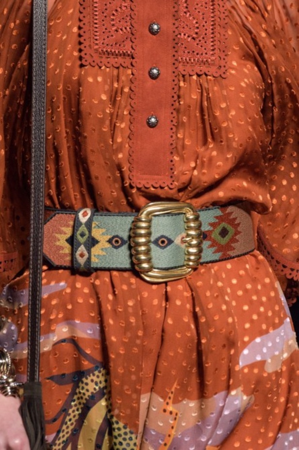 عرض ازياء ايترو لخريف وشتاء 2018