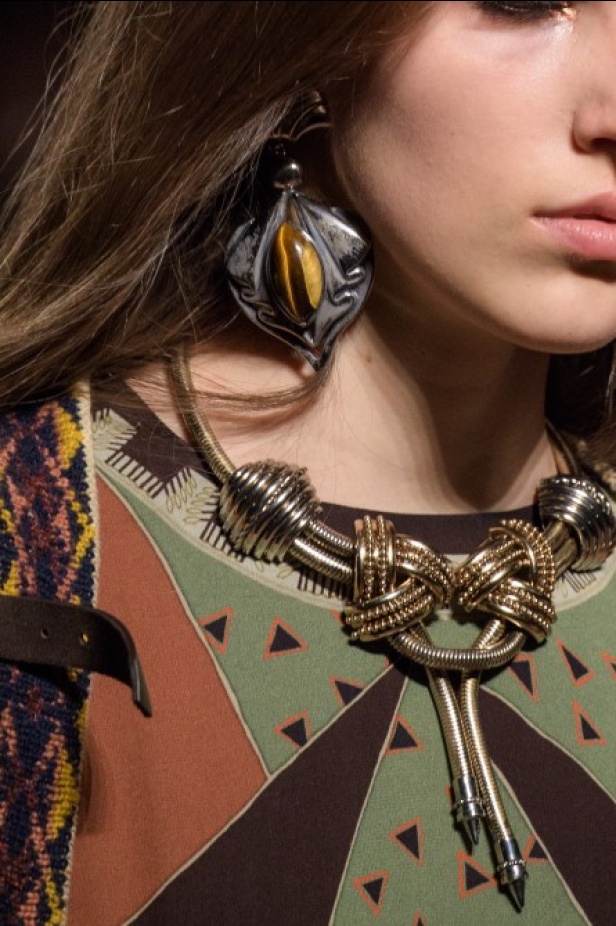 عرض ازياء ايترو لخريف وشتاء 2018