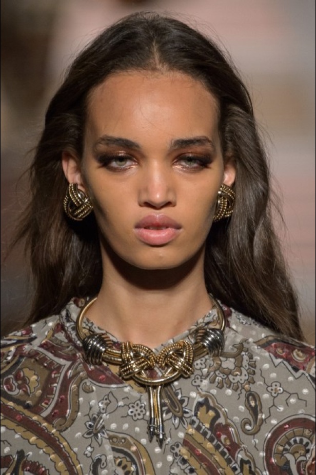 عرض ازياء ايترو لخريف وشتاء 2018