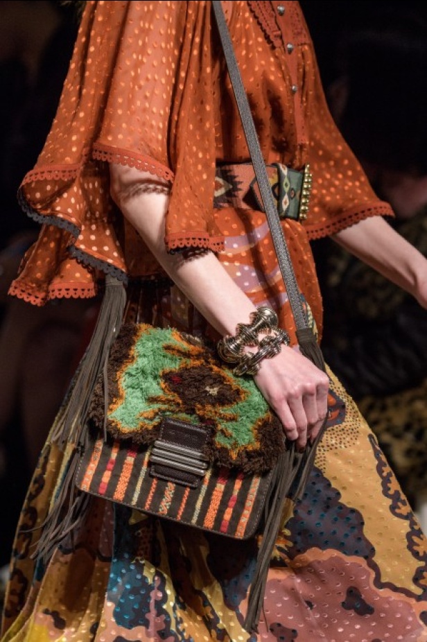 عرض ازياء ايترو لخريف وشتاء 2018