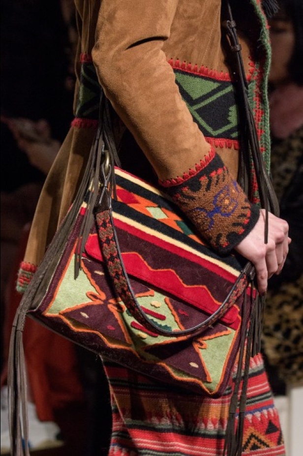 عرض ازياء ايترو لخريف وشتاء 2018