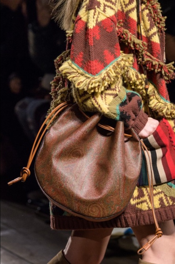 عرض ازياء ايترو لخريف وشتاء 2018