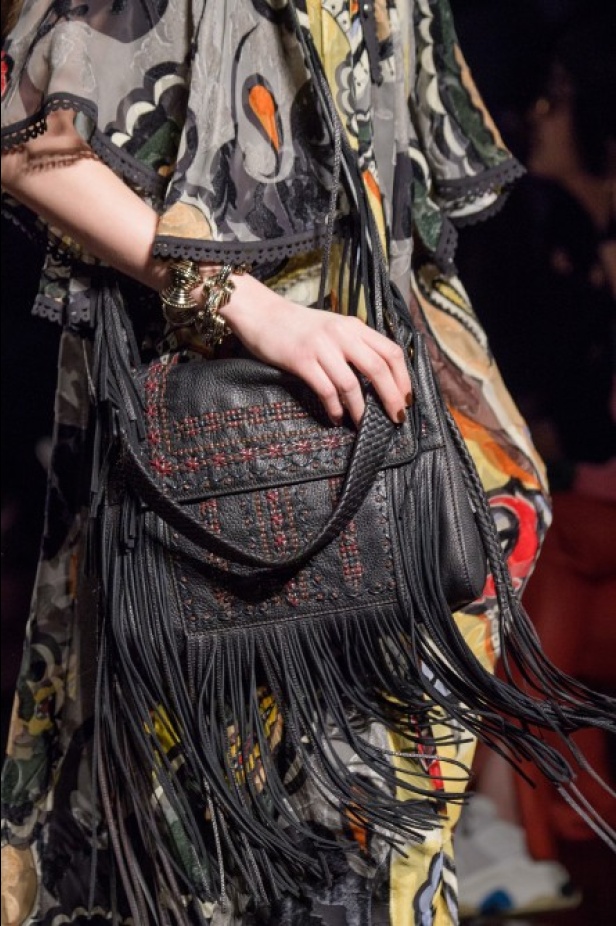 عرض ازياء ايترو لخريف وشتاء 2018