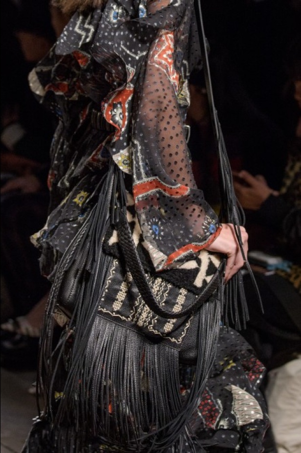 عرض ازياء ايترو لخريف وشتاء 2018