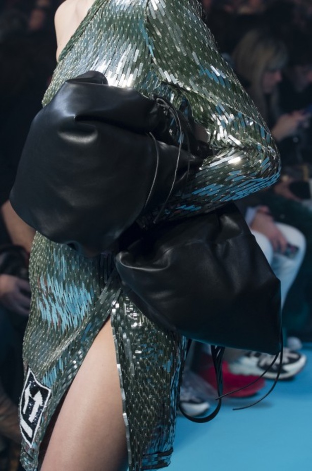 عرض أزياء Off White لخريف وشتاء ٢٠١٨ !