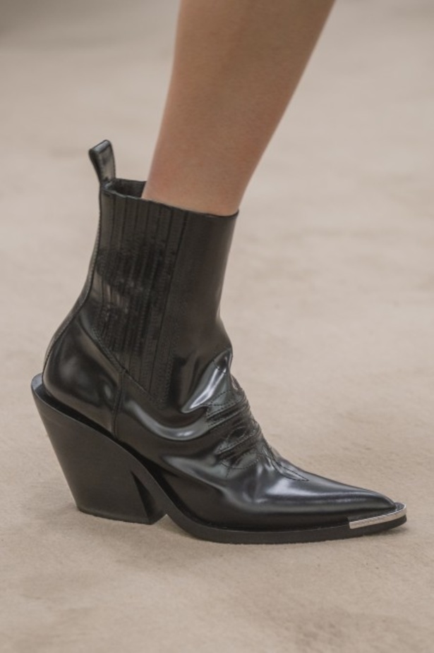 عرض ازياء باكو رابان لخريف وشتاء 2018