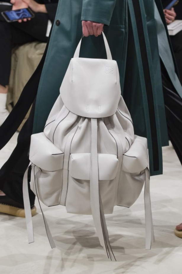 عرض ازياء لويفي لخريف وشتاء 2018