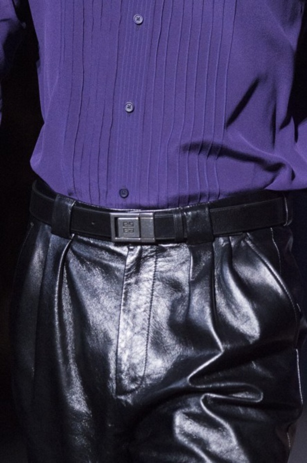 أزياء جيفنشي تظهر شخصية المرأة العملية والقوية