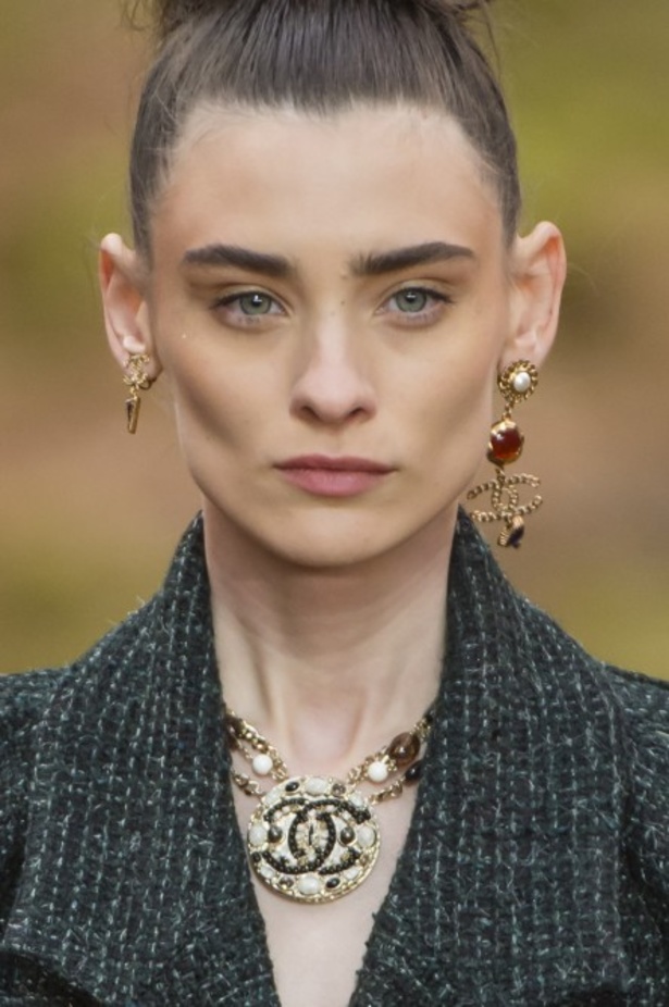 مجموعة شانيل لخريف 2018 تنقلنا الى أحضان الطبيعة الخلابة