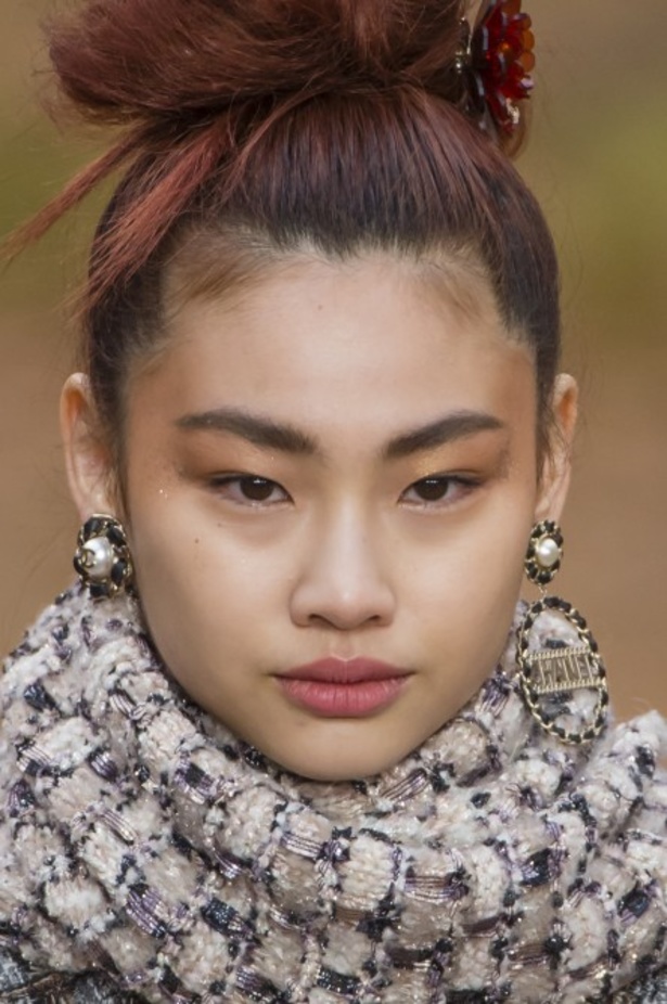 مجموعة شانيل لخريف 2018 تنقلنا الى أحضان الطبيعة الخلابة