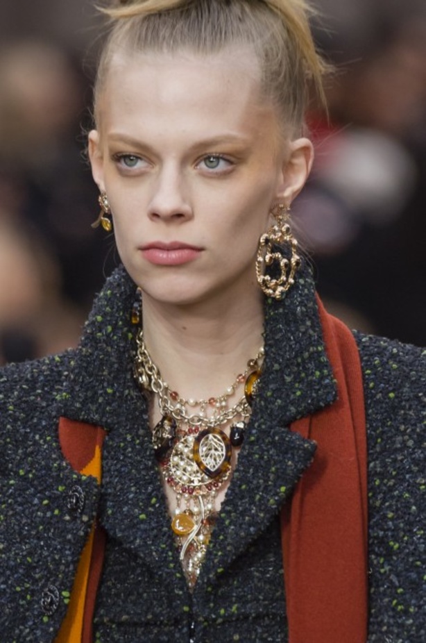 مجموعة شانيل لخريف 2018 تنقلنا الى أحضان الطبيعة الخلابة