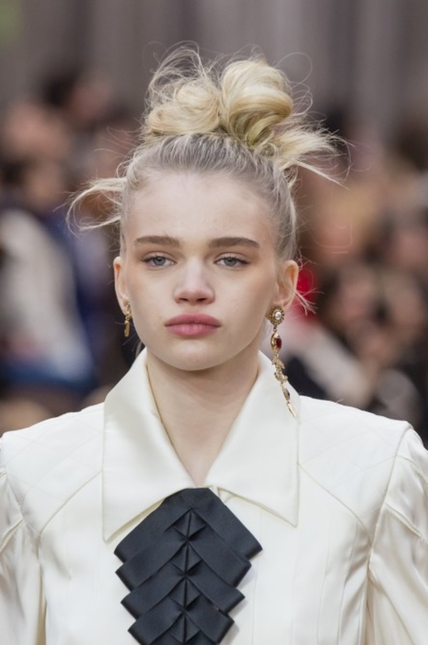 مجموعة شانيل لخريف 2018 تنقلنا الى أحضان الطبيعة الخلابة