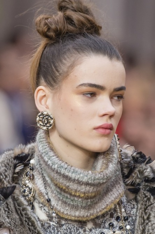 مجموعة شانيل لخريف 2018 تنقلنا الى أحضان الطبيعة الخلابة