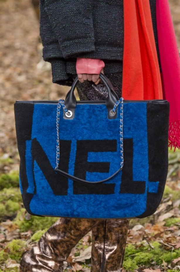 مجموعة شانيل لخريف 2018 تنقلنا الى أحضان الطبيعة الخلابة