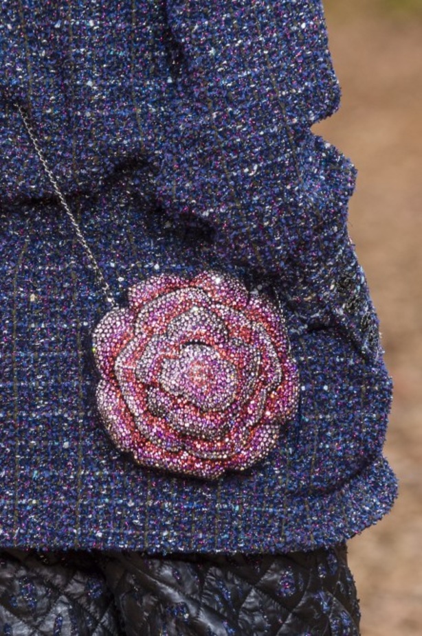 مجموعة شانيل لخريف 2018 تنقلنا الى أحضان الطبيعة الخلابة