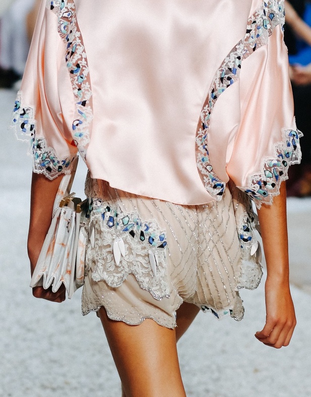 أزياء لويس فويتون كروز لعام 2019 تحاكي الروح الحيوية