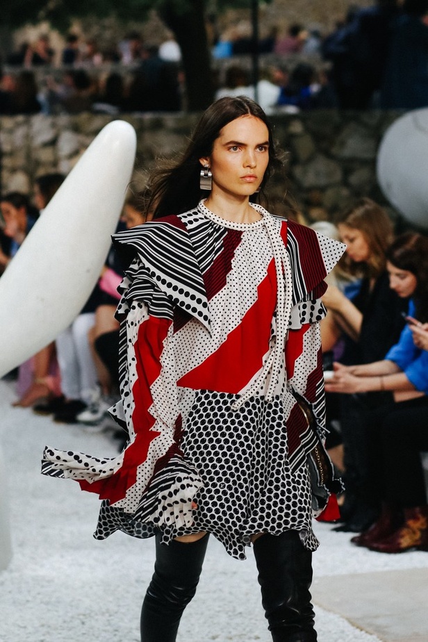 أزياء لويس فويتون كروز لعام 2019 تحاكي الروح الحيوية