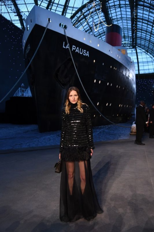 كارل لاغرفلد ينقلنا إلى علم البحارة في مجموعة شانيل كروز 2019