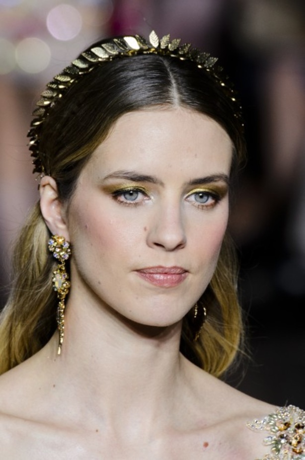 عرض ازياء جروج حقيبة لربيع وصيف 2018