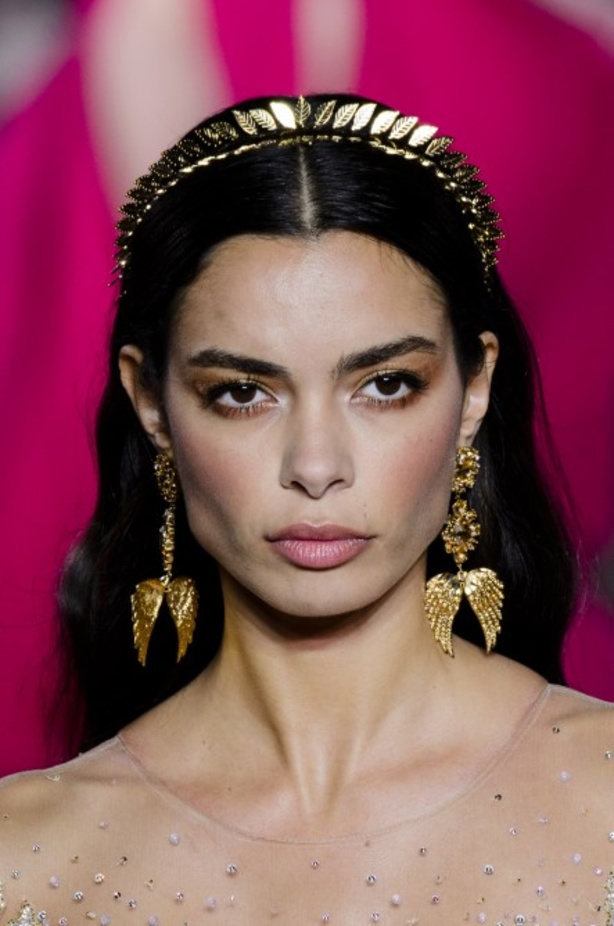 عرض ازياء جروج حقيبة لربيع وصيف 2018