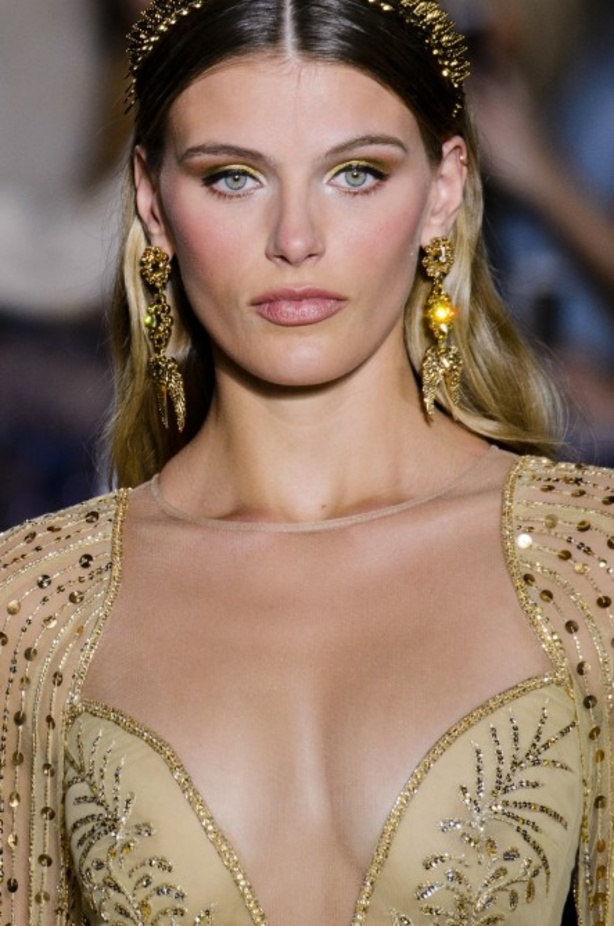 عرض ازياء جروج حقيبة لربيع وصيف 2018