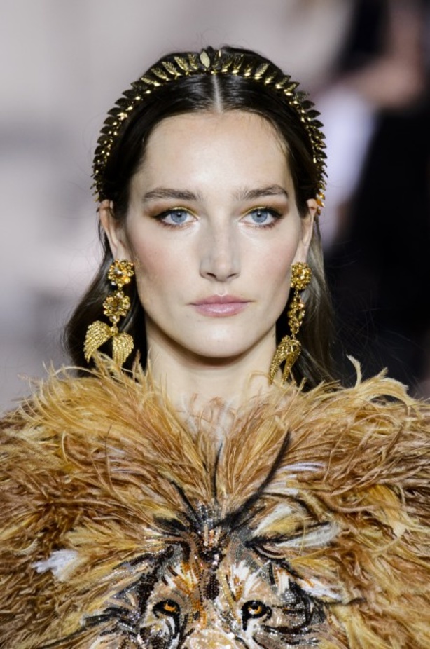 عرض ازياء جروج حقيبة لربيع وصيف 2018