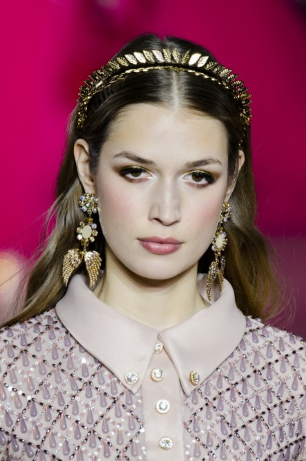 عرض ازياء جروج حقيبة لربيع وصيف 2018