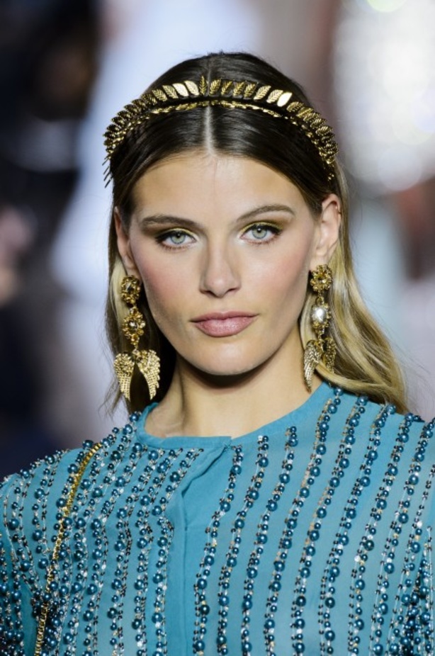 عرض ازياء جروج حقيبة لربيع وصيف 2018