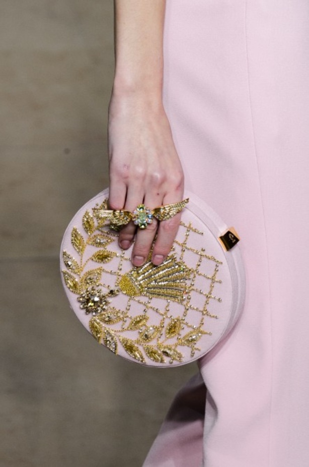 عرض ازياء جروج حقيبة لربيع وصيف 2018