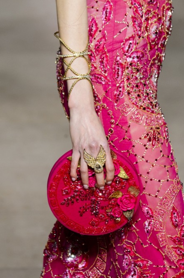 عرض ازياء جروج حقيبة لربيع وصيف 2018